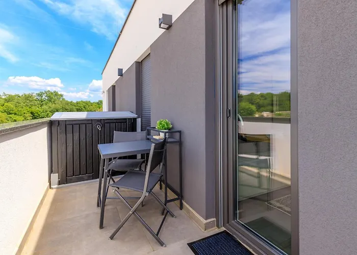 Sabena With Private Whirlpool *