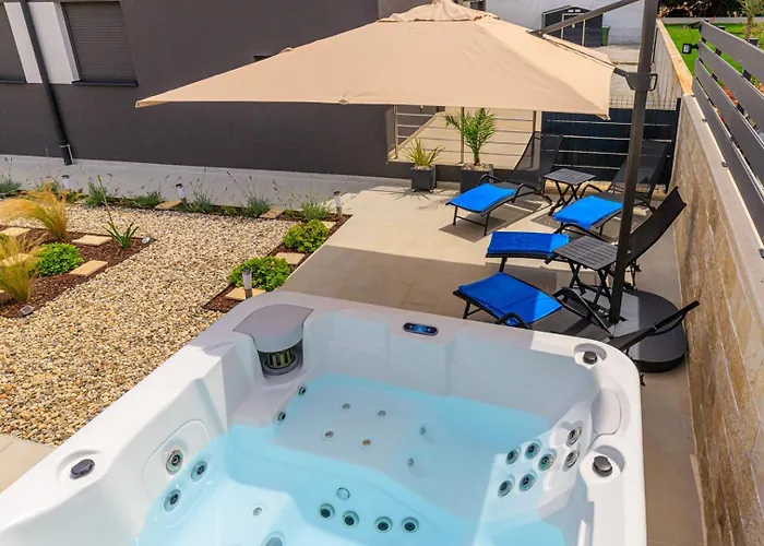 Sabena With Private Whirlpool Апартаменти Пореч