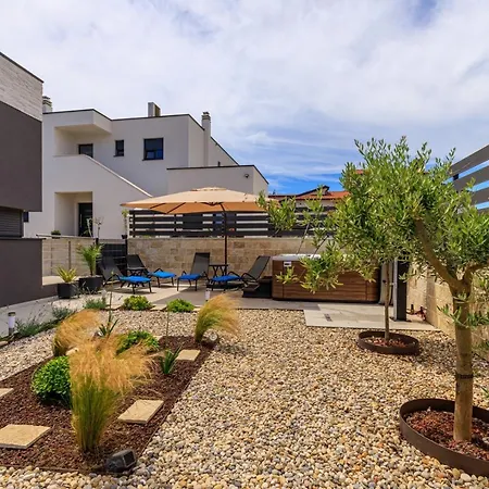 Sabena With Private Whirlpool דירה *