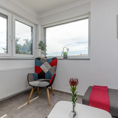 Sabena With Private Whirlpool 波雷奇