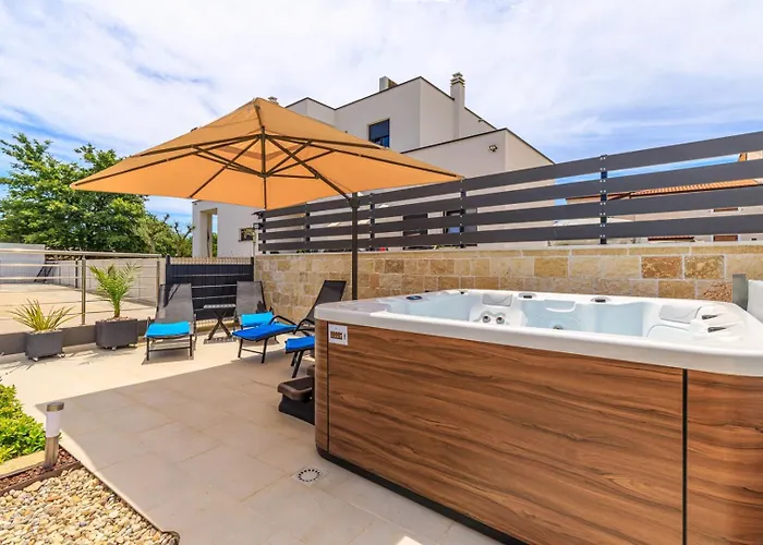 Sabena With Private Whirlpool *