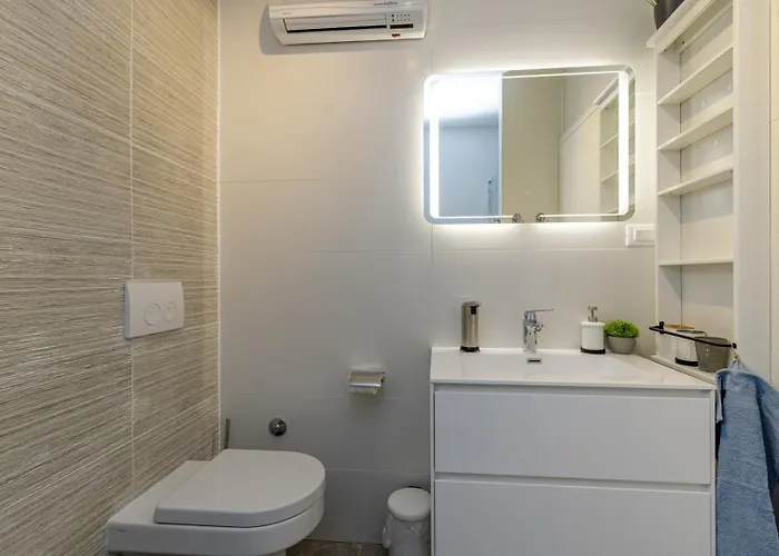 Sabena With Private Whirlpool Apartman