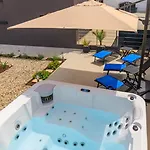 Sabena With Private Whirlpool アパート ポレッチ
